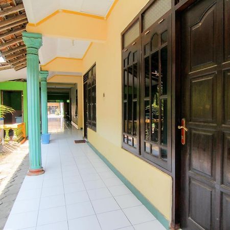 Losmen Melati Hotel Bantul Exterior photo