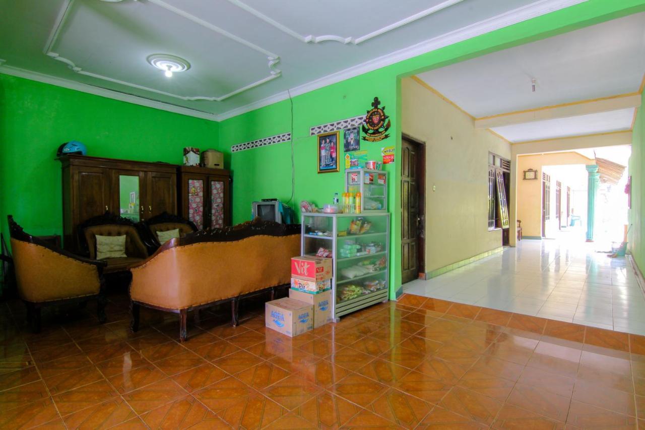 Losmen Melati Hotel Bantul Exterior photo